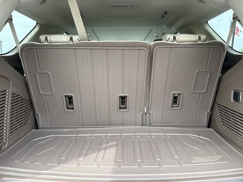 Used 2024 GMC Yukon Denali w/ Advanced Technology Package image 38