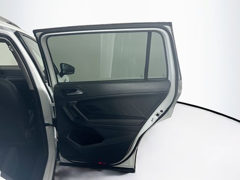 Used 2024 Volkswagen Tiguan Wolfsburg Edition image 30