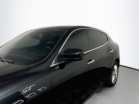 Used 2022 Maserati Levante GT AWD/4WD image 12