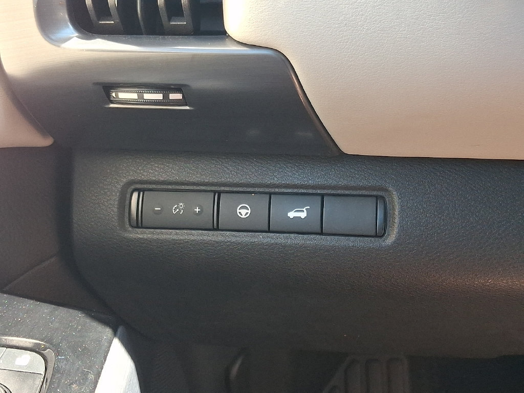 Used 2023 Nissan Pathfinder SL AWD/4WD image 24
