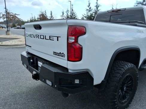 Used 2024 Chevrolet Silverado 3500 High Country w/ High Country Premium Package image 16