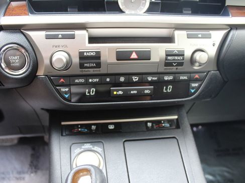 Used 2015 Lexus ES 350 w/ Luxury Package image 26