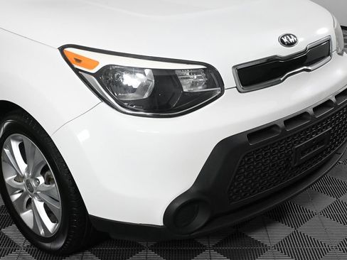 Used 2015 Kia Soul + image 32