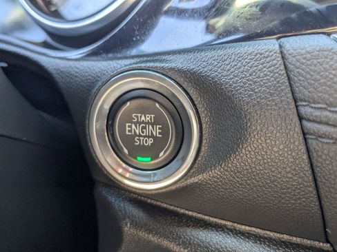 Used 2022 Buick Encore GX Select image 19