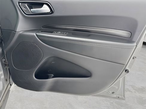 Used 2023 Dodge Durango SXT w/ SXT Blacktop Group image 9