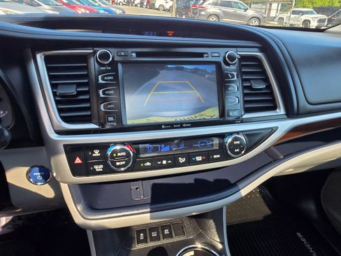 Used 2016 Toyota Highlander Limited Platinum AWD/4WD image 8