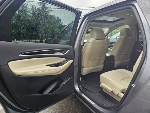 Used 2019 Buick Enclave Premium image 17