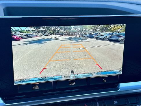 Used 2024 GMC Sierra 1500 SLE w/ Preferred Package image 15