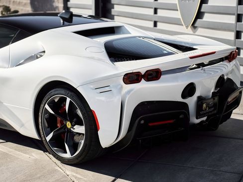 Used 2022 Ferrari SF90 Stradale image 12