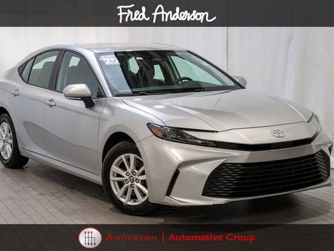 Used 2025 Toyota Camry LE w/ Convenience Package AWD/4WD image 1