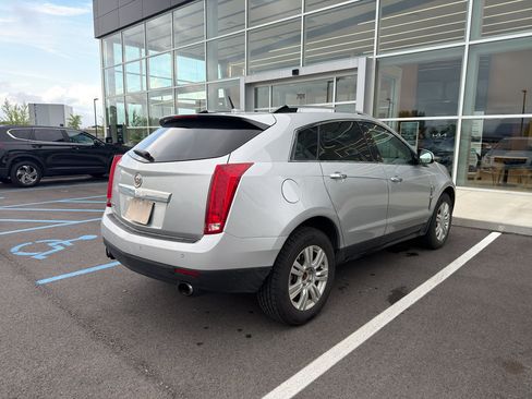 Used 2010 Cadillac SRX Luxury AWD/4WD image 7
