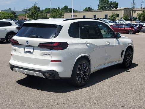 Certified 2024 BMW X5 xDrive40i w/ M Sport Package AWD/4WD image 6