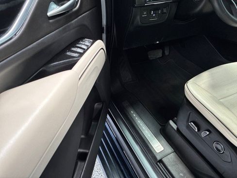 Used 2024 Cadillac Escalade Sport w/ LPO, ONYX Package RWD image 7