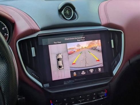 Used 2023 Maserati Ghibli Trofeo image 17