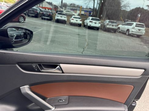 Used 2022 Volkswagen Passat 2.0T SE image 27