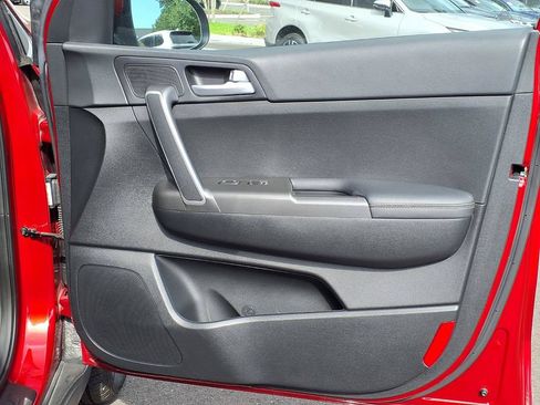 Used 2020 Kia Sportage LX FWD image 12