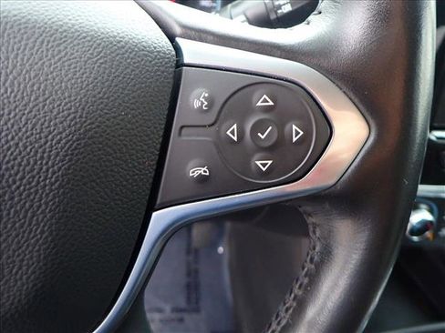 Used 2020 Chevrolet Traverse LT w/ Driver Confidence II Package image 16