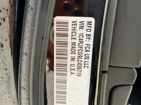 Used 2020 Jeep Grand Cherokee Overland image 9