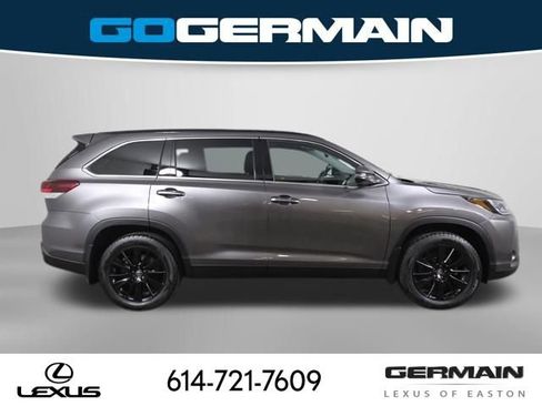 Used 2019 Toyota Highlander SE image 7