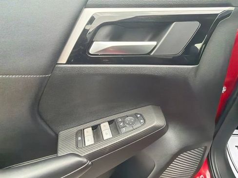 Used 2024 Mitsubishi Outlander SE AWD/4WD image 12