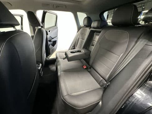Certified 2022 Volkswagen Taos SE w/ Panoramic Sunroof Package image 19