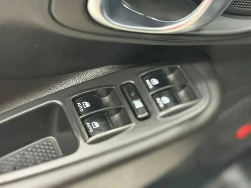 Used 2018 FIAT 500L Lounge FWD image 22