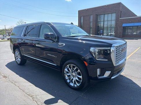 Used 2021 GMC Yukon XL Denali image 1