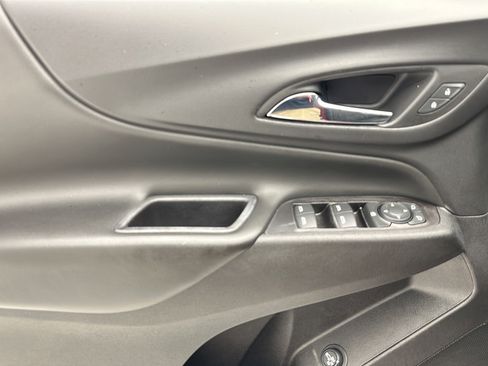 Used 2019 Chevrolet Equinox LT FWD image 12