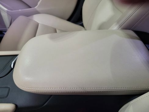 Used 2018 Cadillac XT5 FWD image 46