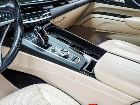 Used 2023 Cadillac Escalade ESV Premium Luxury image 16