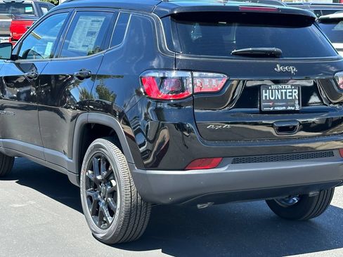 New 2026 Jeep Compass Latitude AWD/4WD image 5