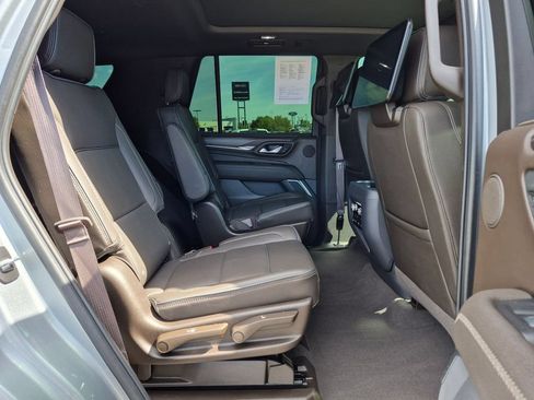 Used 2024 GMC Yukon Denali w/ Advanced Technology Package AWD/4WD image 25