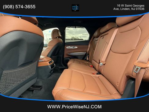 Used 2022 Genesis GV70 2.5T w/ Advanced Package image 27