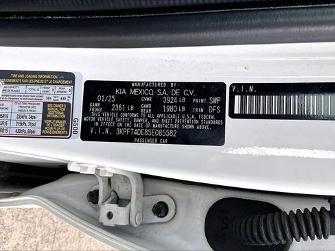 Used 2025 Kia K4 LXS image 34