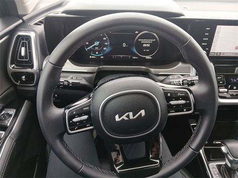 Certified 2023 Kia Sorento SX image 14