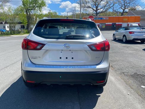 Used 2018 Nissan Rogue Sport SV FWD image 6