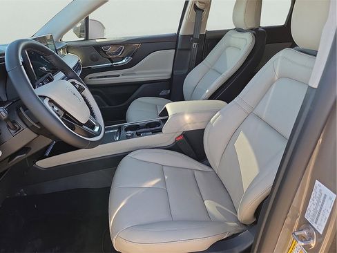 New 2026 Lincoln Corsair Premiere image 12