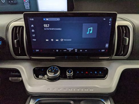 New 2025 Ford Expedition Active AWD/4WD image 14