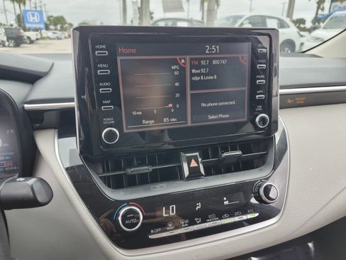 Used 2020 Toyota Corolla LE image 31