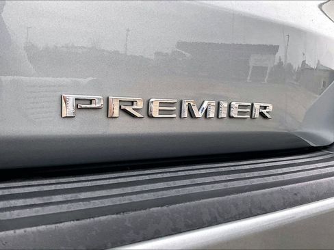 Used 2024 Chevrolet Suburban Premier image 24