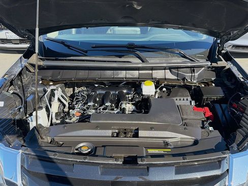 Used 2025 Nissan Pathfinder SV FWD image 29