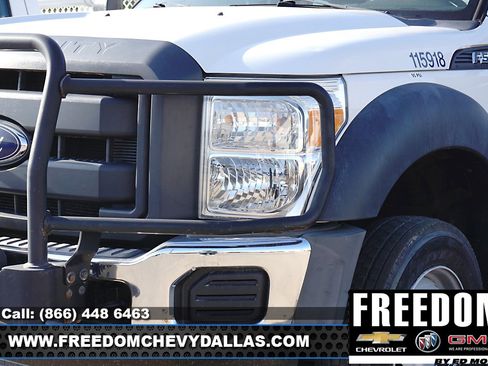 Used 2015 Ford F550 4x4 Regular Cab Super Duty image 6