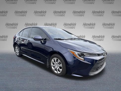 Used 2025 Toyota Corolla LE FWD image 2