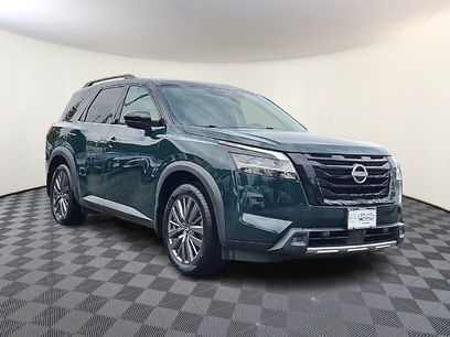 Used 2024 Nissan Pathfinder SL w/ SL Premium Package