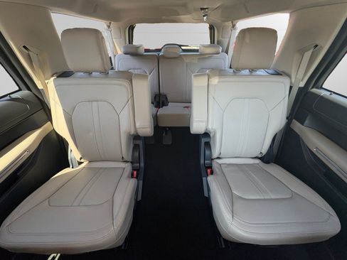 Used 2025 Lincoln Navigator Black Label AWD/4WD image 13