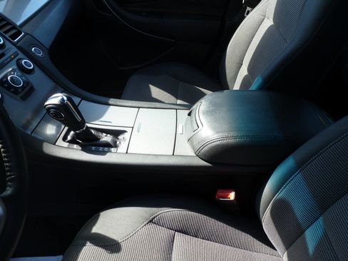 Used 2017 Ford Taurus SEL FWD image 16