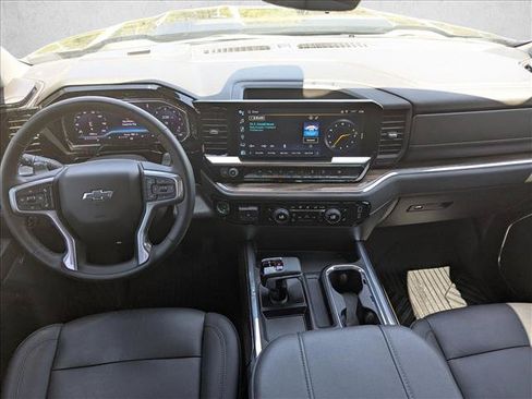 Used 2024 Chevrolet Silverado 1500 LT Trail Boss w/ Convenience Package II AWD/4WD image 15