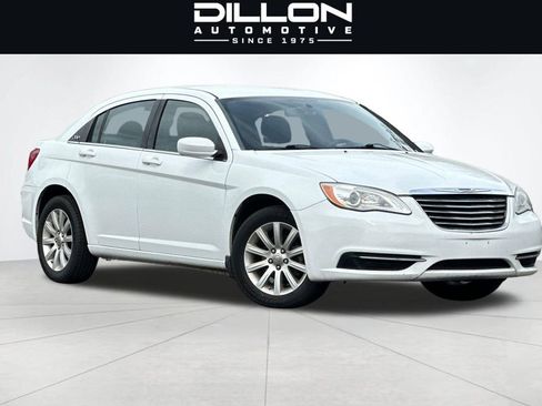 Used 2013 Chrysler 200 Touring w/ Cold Weather Group FWD image 2