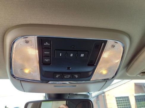 Used 2020 Jeep Grand Cherokee Limited image 15