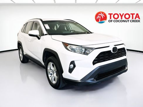 Used 2021 Toyota RAV4 XLE FWD image 1